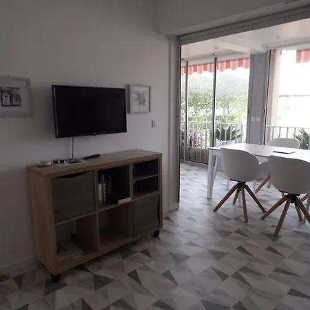 Apartment 3 Pieces Renove, Proche Et Commerces, Pour 4 Personnes - Fr-1-326-669 *