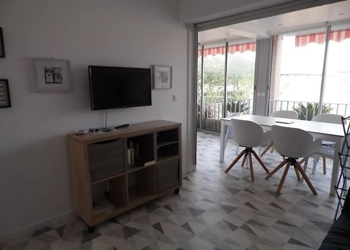 Appartement 3 Pieces Renove, Proche Et Commerces, Pour 4 Personnes - Fr-1-326-669 *